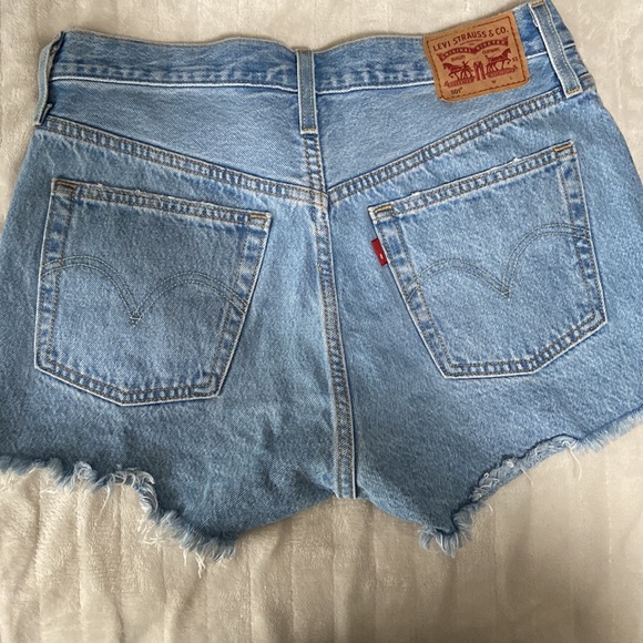 Levi’s 501 Wedgie fit shorts - Picture 5 of 8